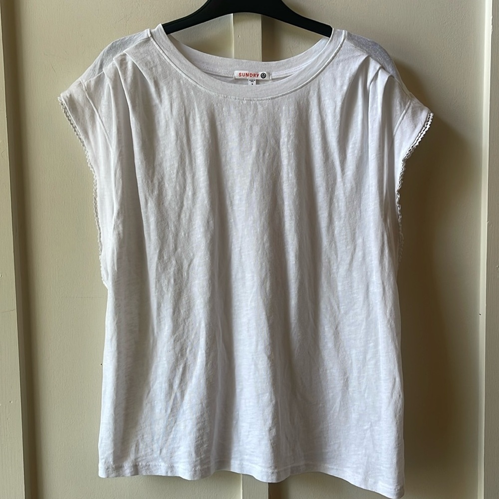 Sundry White Tee Size 3